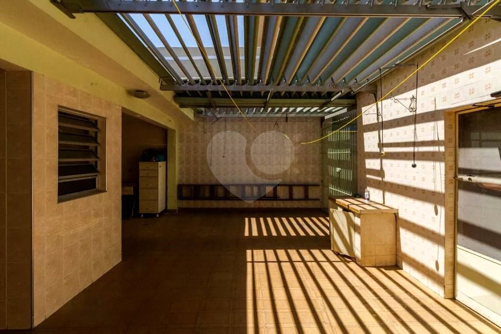 Sobrado à venda com 3 quartos em Vila Carrão, São Paulo, SP