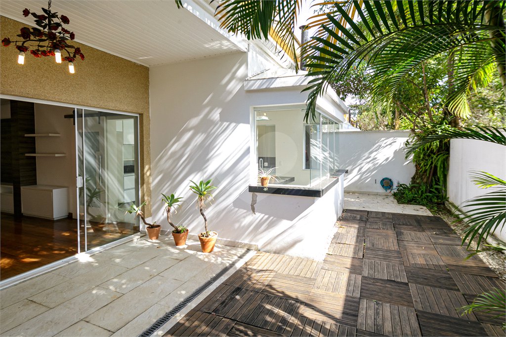 Casa à venda com 3 suítes no condomínio Villaggio Belvedere, São Paulo - SP