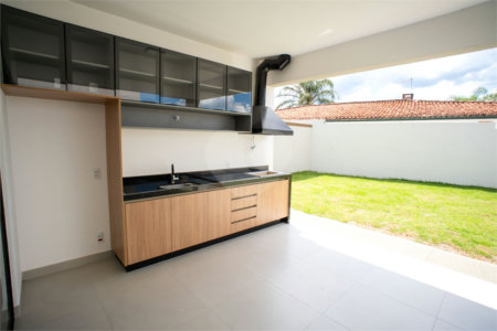 Casa à venda com 3 suítes em Vila Santista, Atibaia, SP