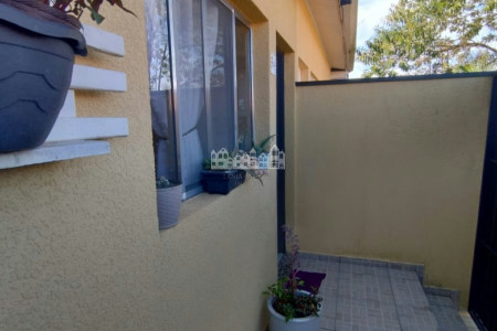 Casa à venda com 2 quartos no condomínio Almeria, Atibaia - SP