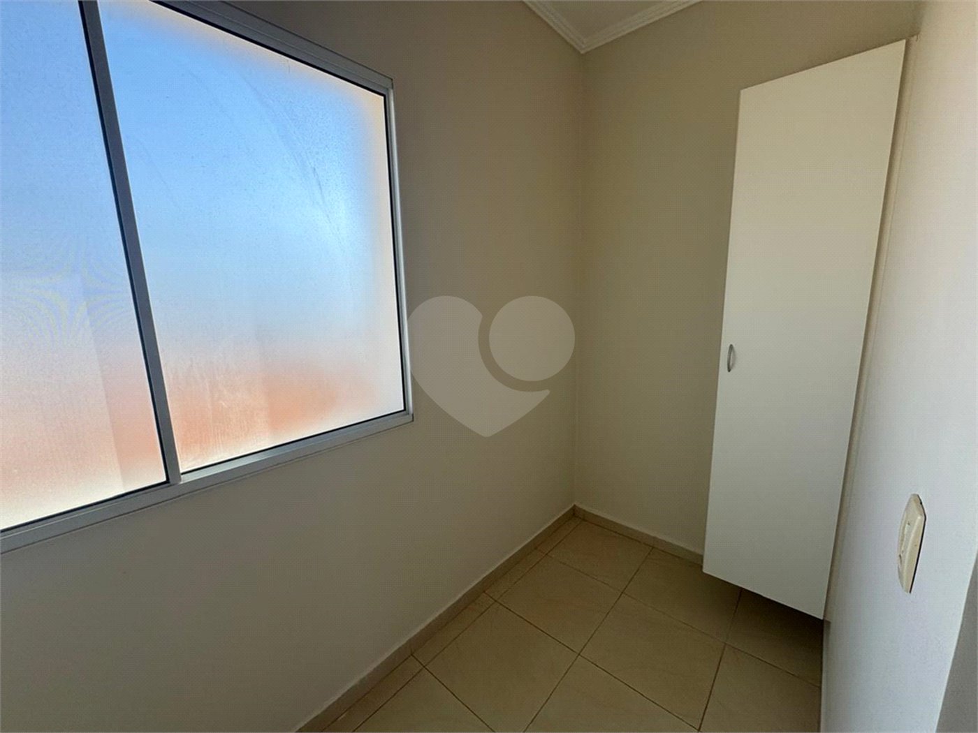 Apartamento de 2 Dormitórios á venda, no Parque Santa Marta em São Carlos.