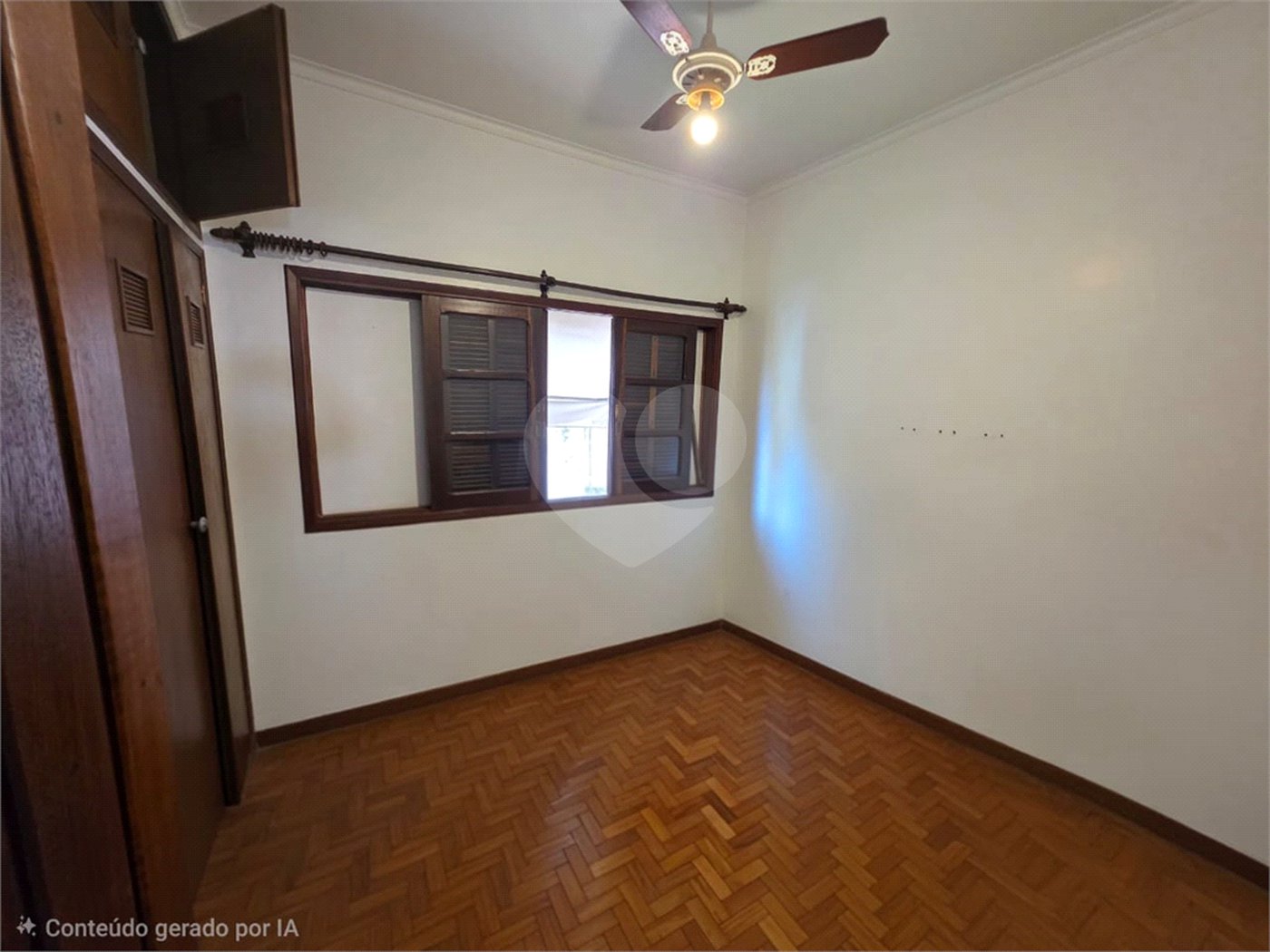 Casa Térrea 5 quartos bem localizada com piscina.