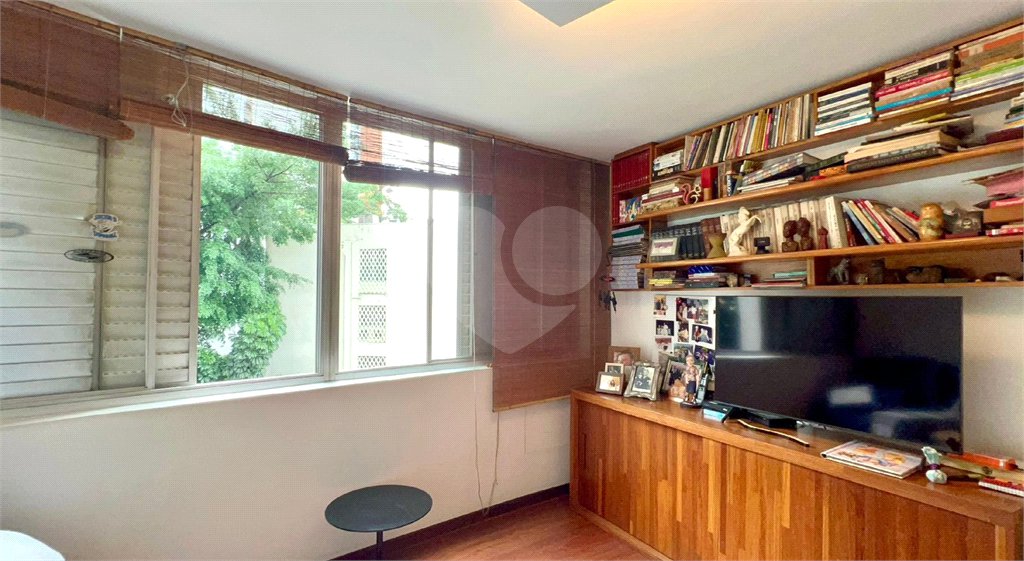 Apartamento à venda com 3 quartos, sendo 1 suíte, em Jardim Paulistano, São Paulo, SP