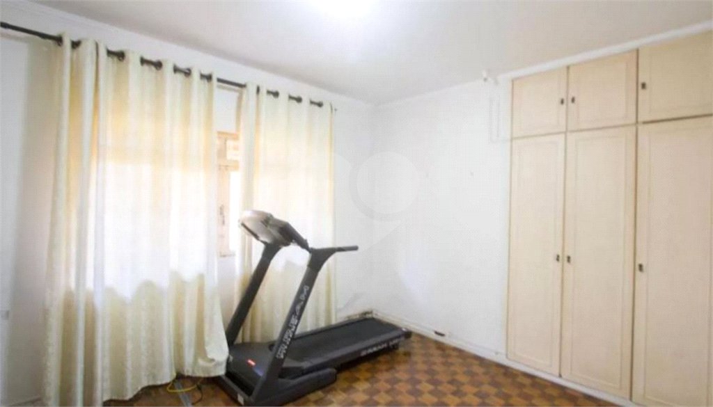 Sobrado à venda com 6 quartos, sendo 1 suíte, em Parque Maria Helena, São Paulo, SP