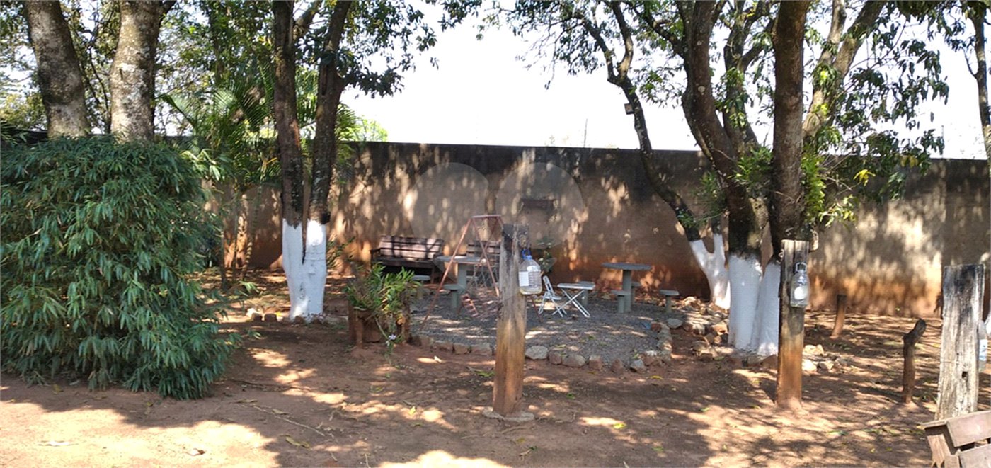 Chácara à venda com 2 quartos no Centro, Araçoiaba da Serra, SP