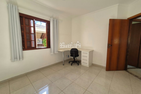 Casa à venda com 3 quartos, sendo 1 suíte, em Retiro das Fontes, Atibaia, SP