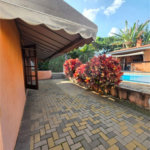 Casa à venda com 3 quartos, sendo 1 suíte, no condomínio Estância Marambaia, Vinhedo - SP