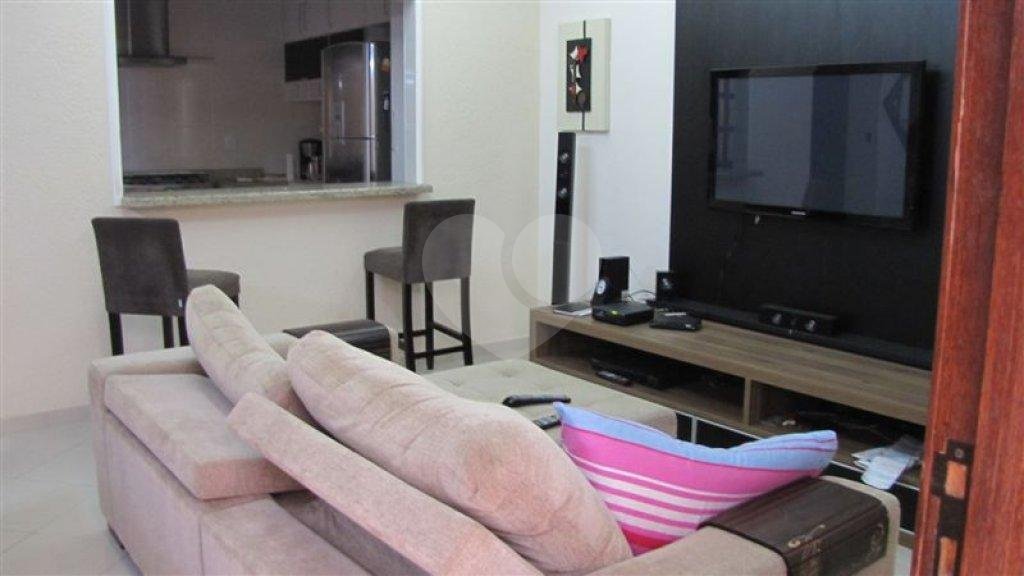 Casa à venda com 3 quartos, sendo 1 suíte, no condomínio Villa Jardim Sul, São Paulo - SP
