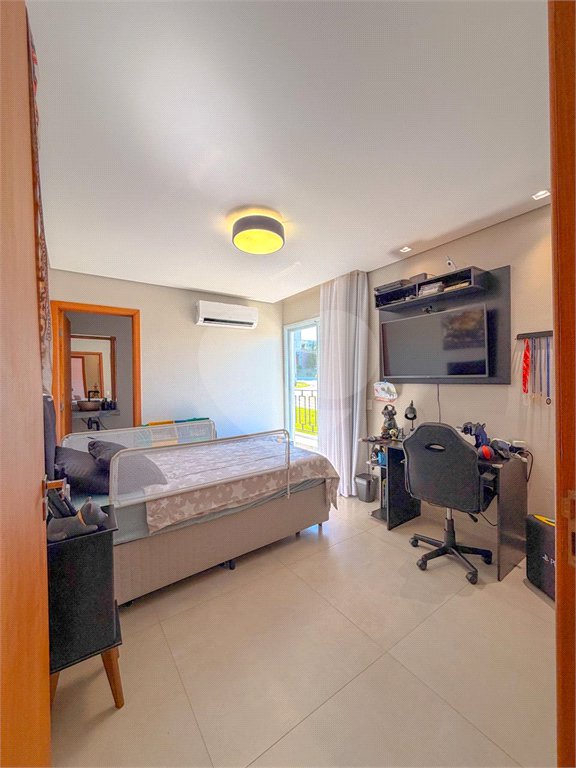 Casa à venda com 3 suítes no condomínio Figueira Garden, Atibaia - SP