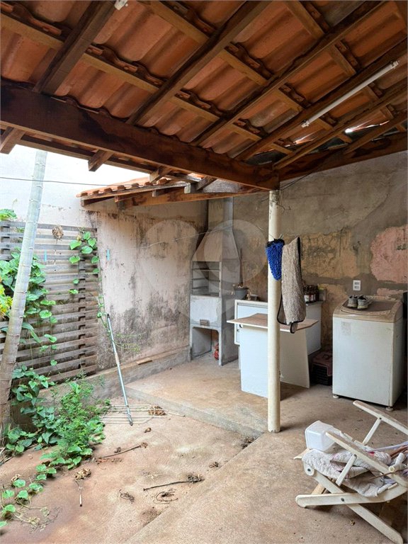 Casa à venda com 2 quartos no Centro, Araraquara, SP