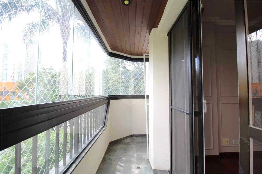 Apartamento à venda com 3 quartos, sendo 1 suíte,  em Vila Uberabinha, São Paulo, SP