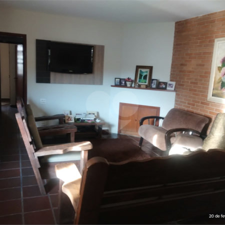 Casa à venda com 4 quartos, sendo 1 suíte, em Jardim Celani, Salto, SP