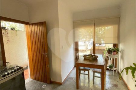 Casa à venda com 3 suítes em Santo Amaro, São Paulo, SP