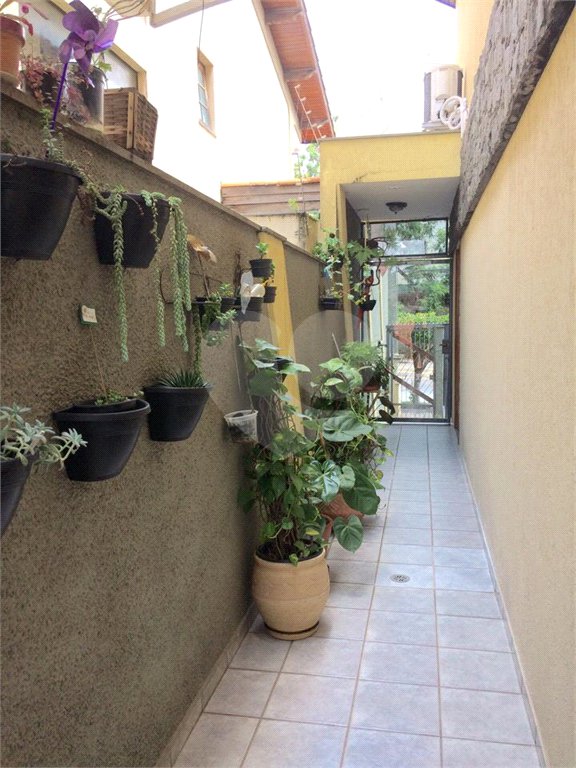 Sobrado à venda com 4 quartos, sendo 1 suíte, em Jardim Pinheiros, São Paulo, SP