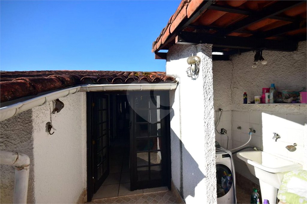 Casa à venda com 5 quartos, sendo 1 suíte, no condomínio Vivendas, Rio de Janeiro - RJ