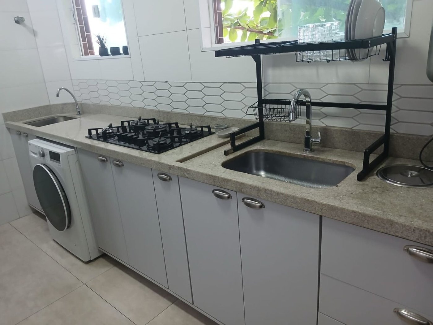 Apartamento com 2 dormitórios à venda, 62 m² por R$ 390.000,00 - Marapé - Santos/SP