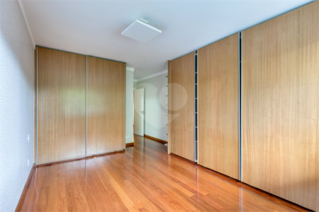 Casa de Vila à venda com 4 suítes em Chácara Flora, São Paulo, SP
