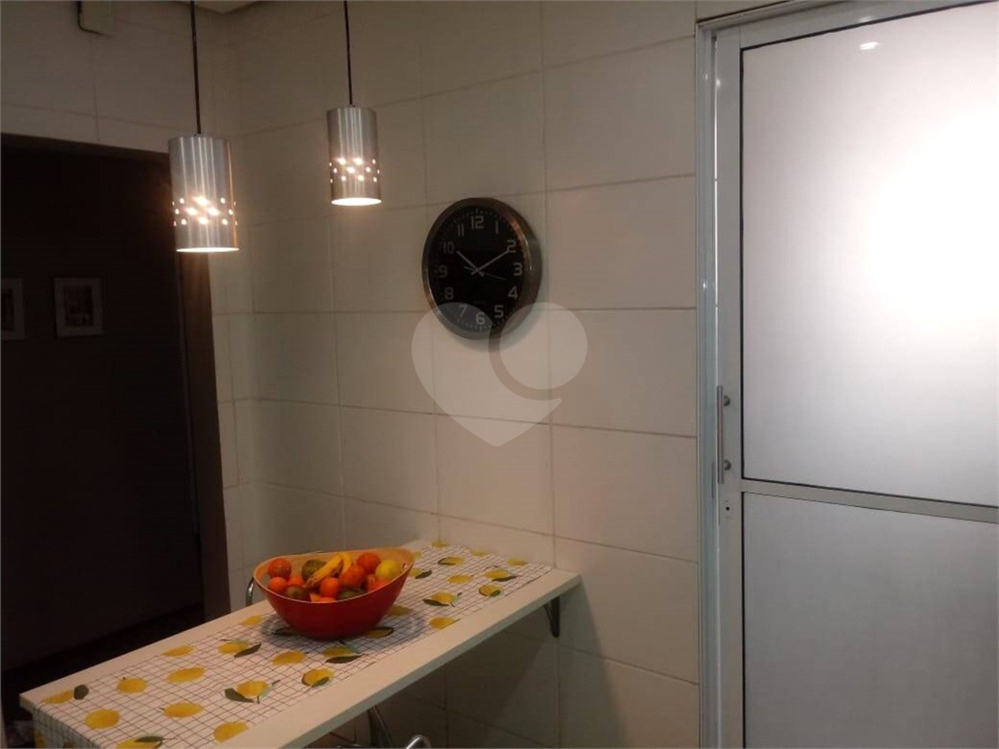 Apartamento à venda com 3 quartos, sendo 1 suíte, no Centro, Poá, SP