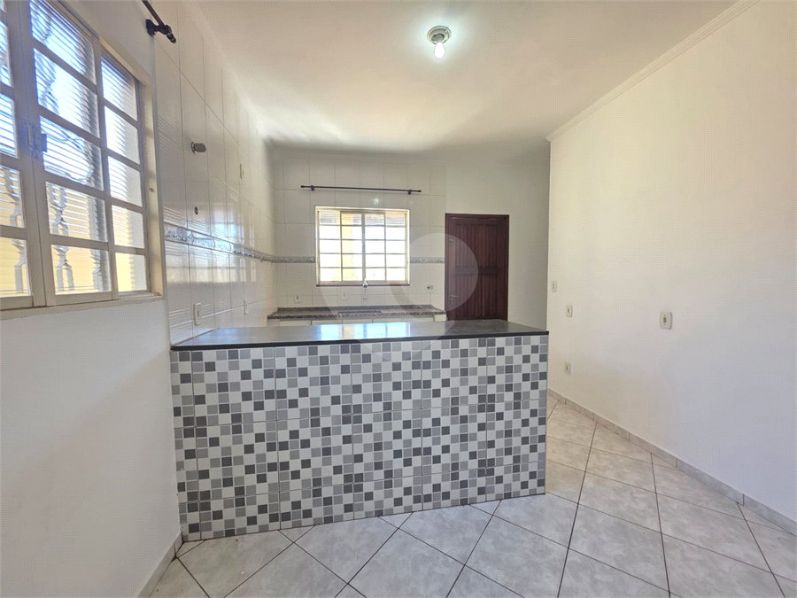 Casa à venda com 3 quartos, sendo 2 suítes, em Jardim Santo Antônio, Valinhos, SP