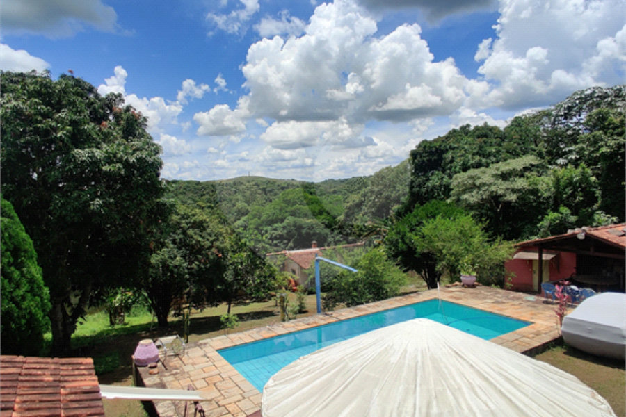 Casa à venda com 4 quartos, sendo 1 suíte, no condomínio Chacarás Bela Vista, Mairiporã - SP
