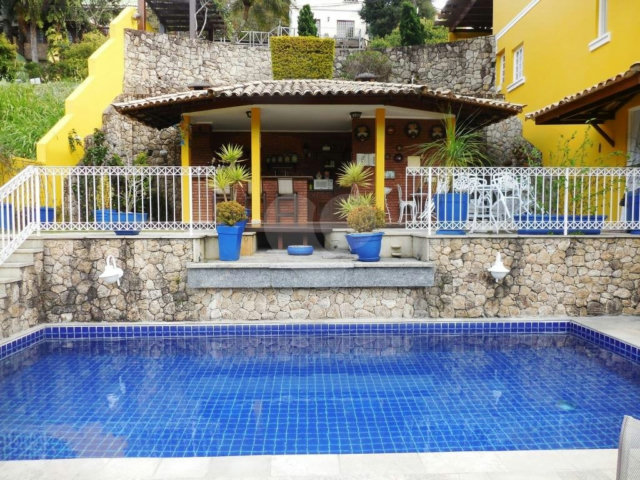 Casa à venda com 3 suítes no condomínio Itatinga I, São Paulo - SP