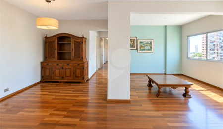 Apartamento à venda com 2 quartos, sendo 1 suíte,  em Chácara Santo Antônio (zona Sul), São Paulo, SP