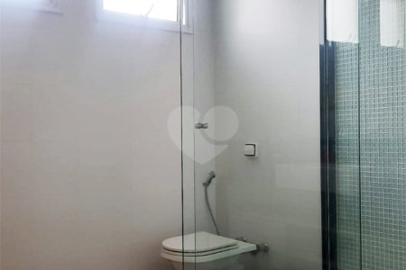 Sobrado à venda com 4 quartos, sendo 2 suítes,  em Bela Aliança, São Paulo, SP