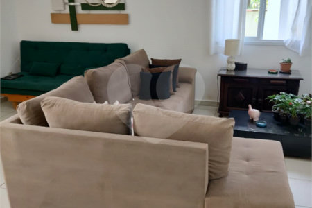 Casa à venda com 3 quartos, sendo 1 suíte, no condomínio Picollo Villaggio, Louveira - SP