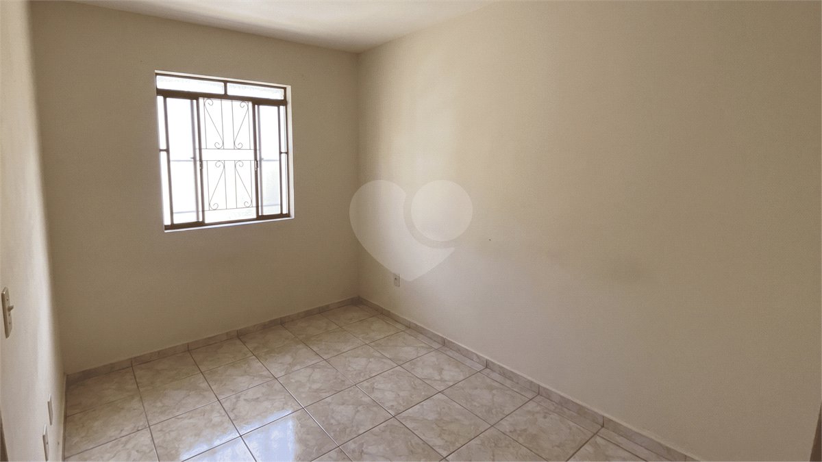 Sobrado à venda com 4 quartos, sendo 1 suíte, em Conjunto Habitacional Itapetininga F3, Itapetininga, SP