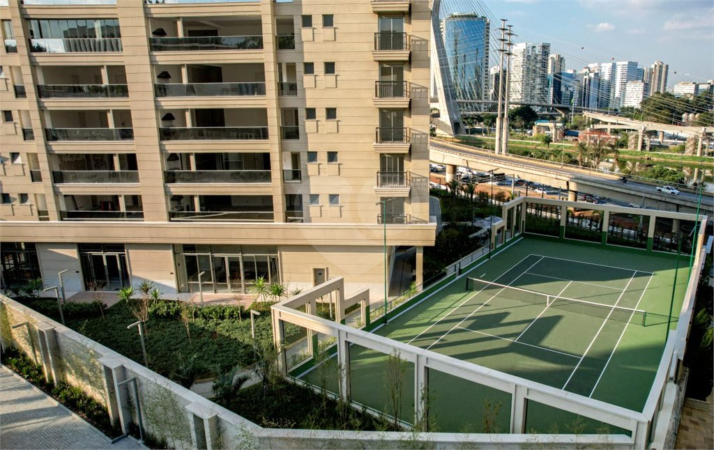 Apartamento à venda com 4 suítes em Real Parque, São Paulo, SP