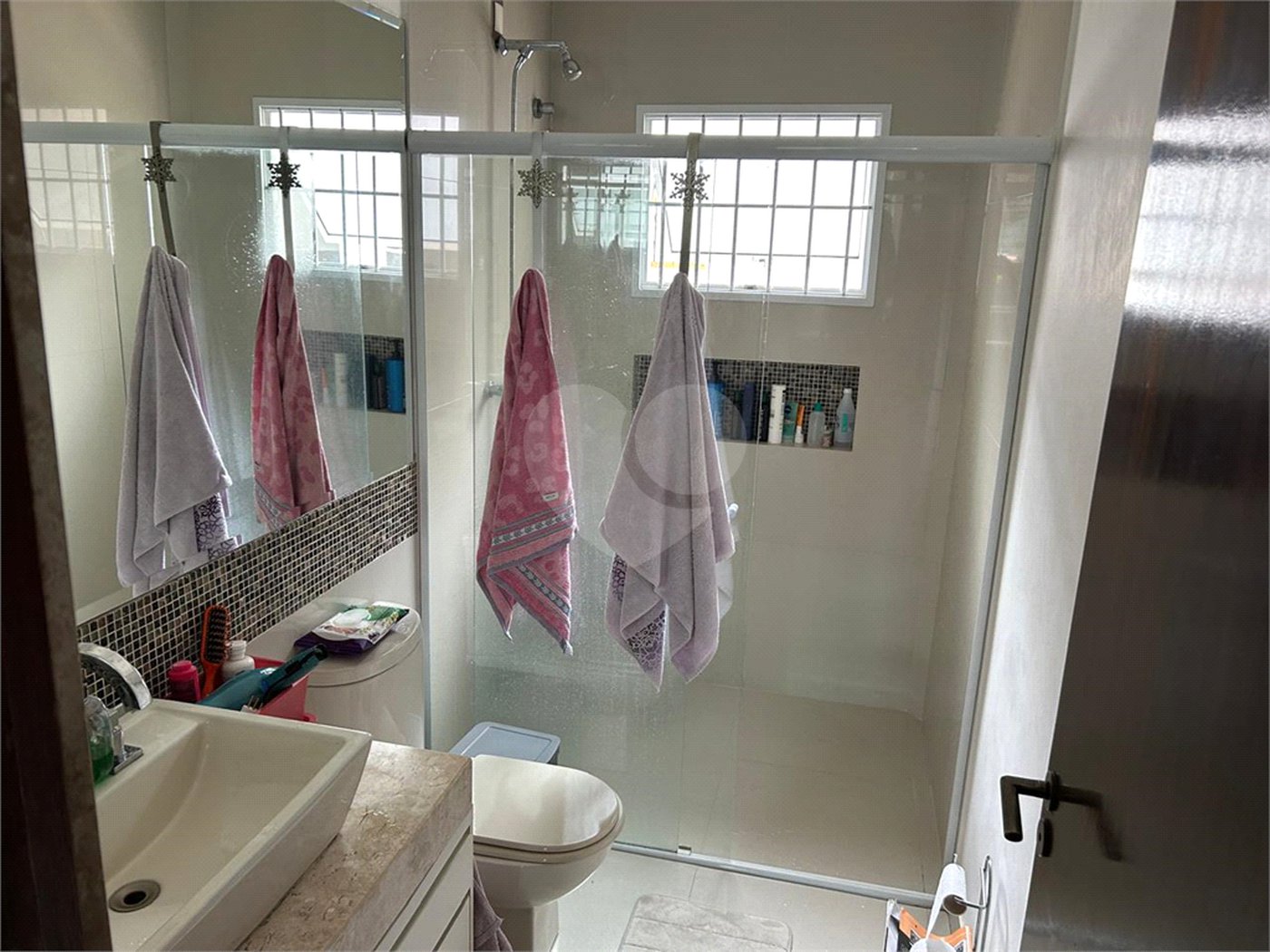 Casa à venda com 2 suítes no condomínio Residencial, Mogi das Cruzes - SP