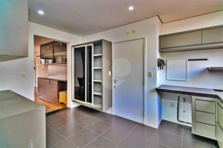 Apartamento à venda com 3 quartos, sendo 1 suíte, em Vila Olímpia, São Paulo, SP