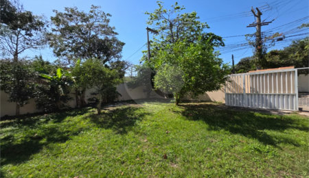 Casa à venda com 2 quartos, sendo 1 suíte,  em Tucuns, Armação dos Búzios, RJ