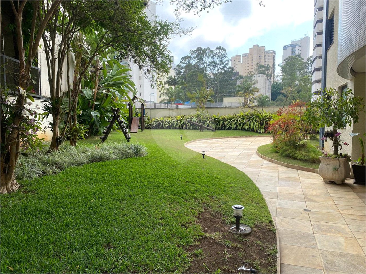 Apartamento à venda com 3 quartos, sendo 1 suíte, em Vila Andrade, São Paulo, SP