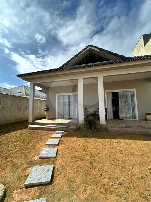 Casa à venda com 2 quartos, sendo 1 suíte, no condomínio Residencial Green Ville, Rio de Janeiro - RJ