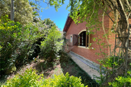 Casa Térrea à venda com 4 quartos, sendo 2 suítes, em Alpes D'Ouro, Bom Jesus dos Perdões, SP