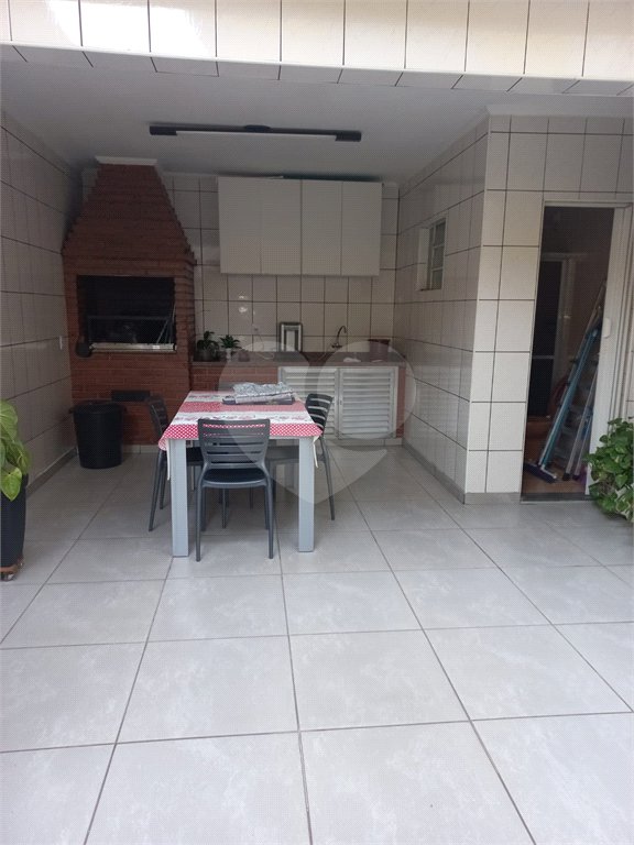 Sobrado à venda com 3 quartos em Jardim Marisa, São Paulo, SP