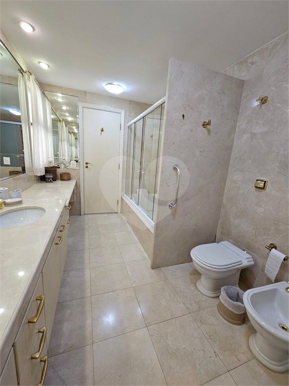 Casa à venda com 3 quartos, sendo 2 suítes,  no condomínio La Vilette, São Paulo - SP