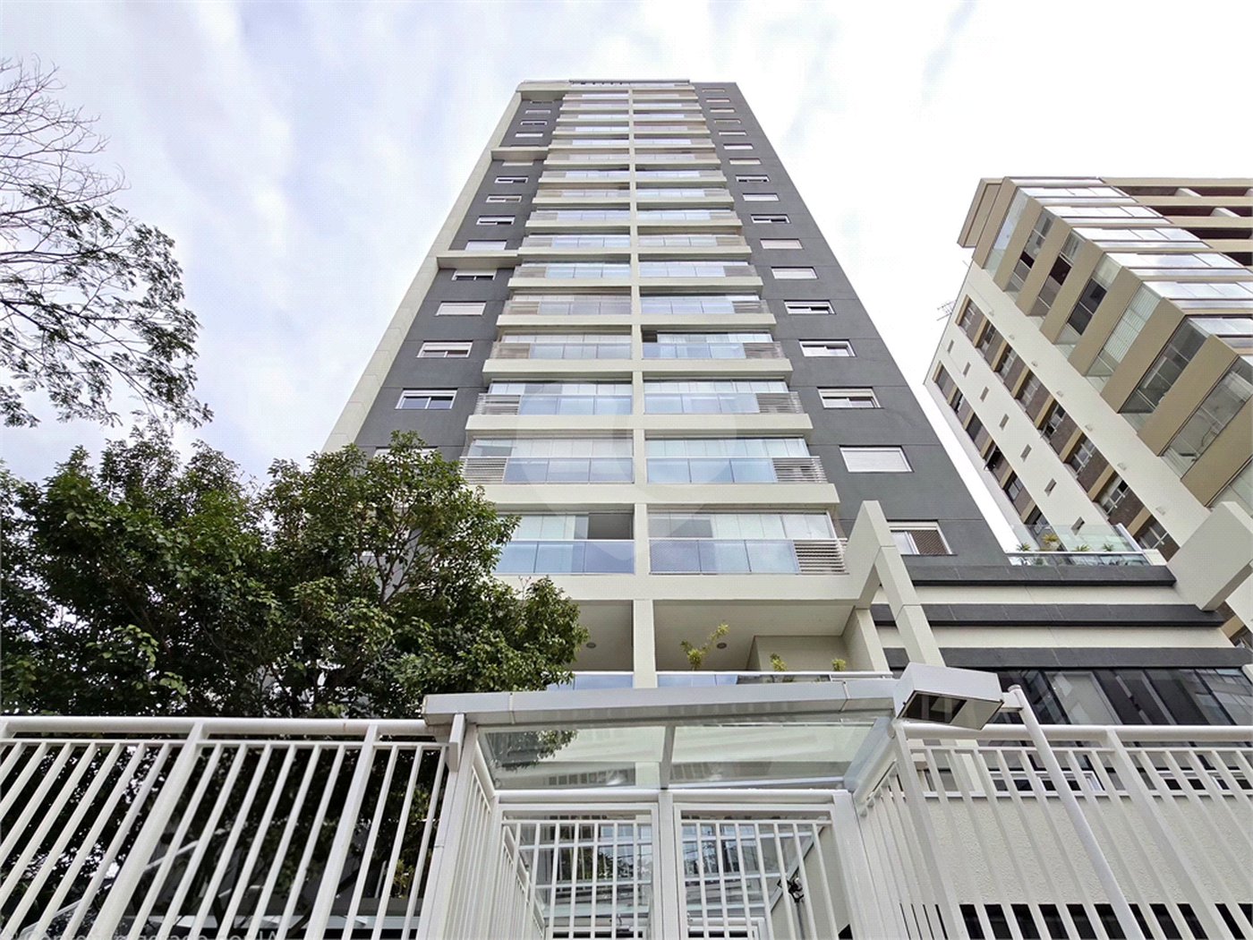 Apartamento à venda ou para alugar com 2 quartos, sendo 1 suíte, em Campo Belo, São Paulo, SP