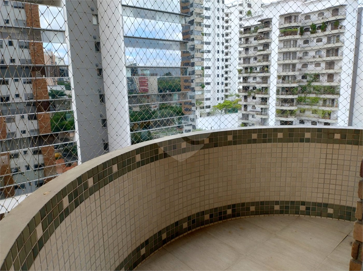 Apartamento para alugar com 3 suítes em Campo Belo, São Paulo, SP