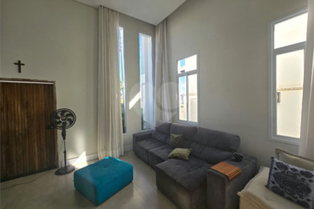 Casa à venda com 3 quartos, sendo 2 suítes, no condomínio Golden, Itapetininga - SP
