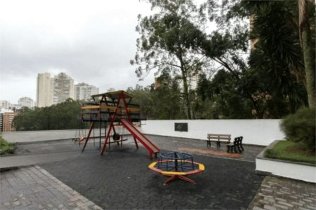 Apartamento à venda com 3 quartos, sendo 1 suíte, em Vila Andrade, São Paulo, SP