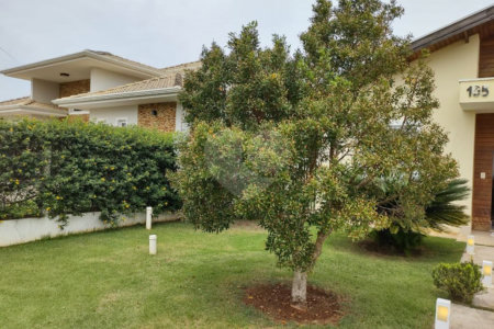 Casa à venda com 4 quartos, sendo 2 suítes, no condomínio Primavera, Salto - SP