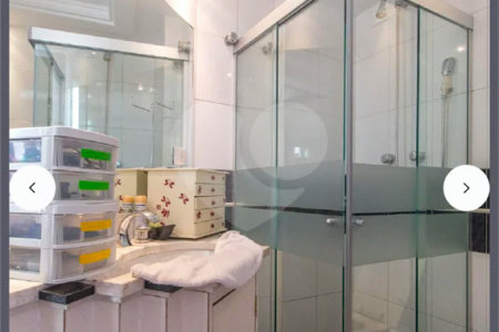Apartamento de 200m² com 3 dormitórios, 2 suítes e 3 vagas em condomínio 1 por andar.