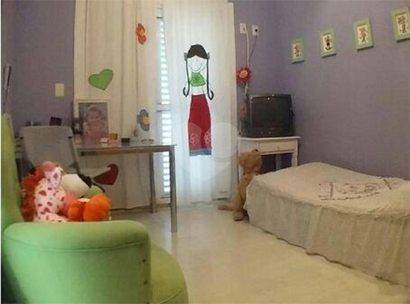 Casa à venda com 3 quartos, sendo 1 suíte,  no condomínio Aruã, Mogi das Cruzes - SP