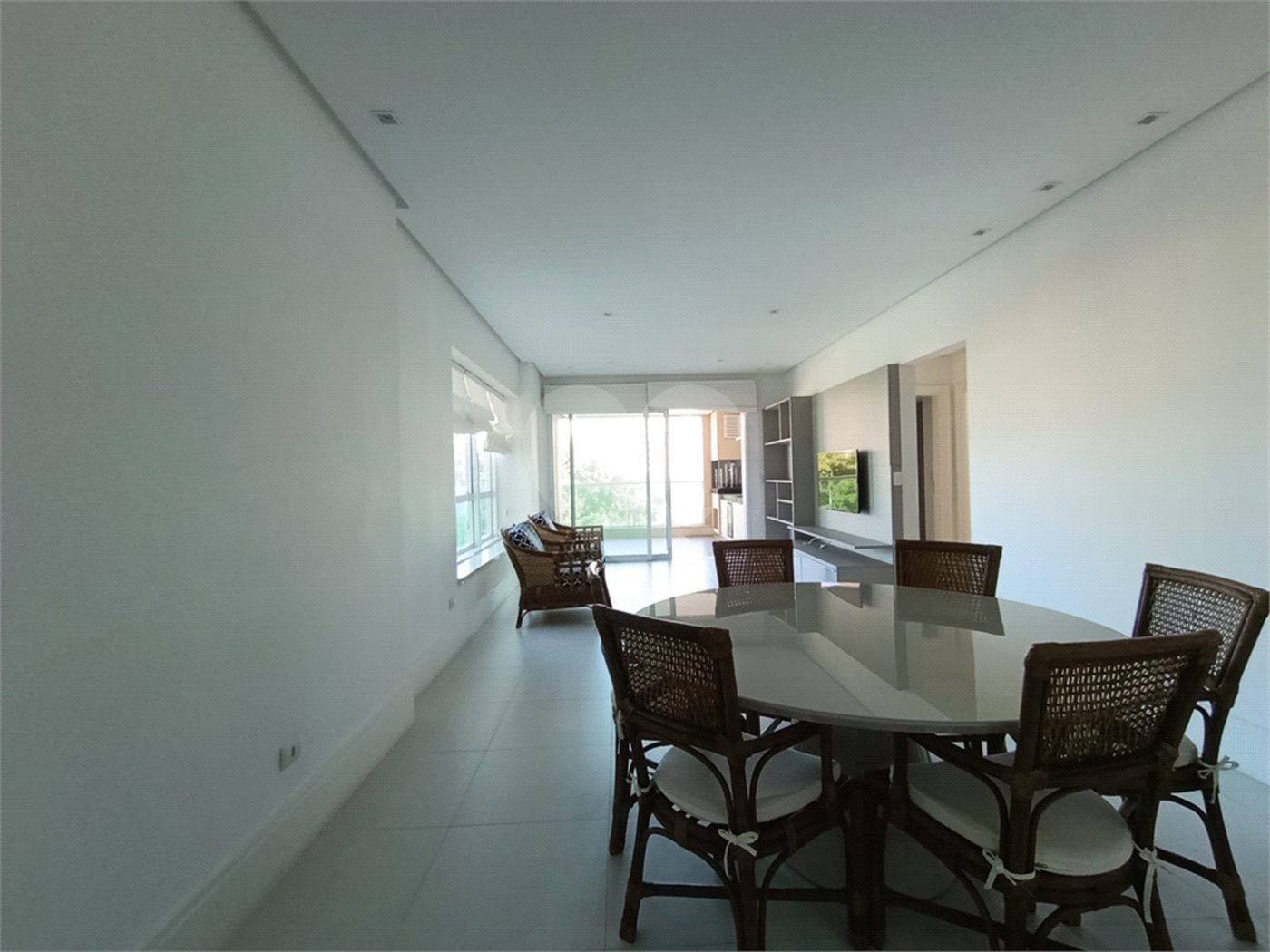 Apartamento para alugar com 3 suítes em Jardim Virgínia, Guarujá, SP