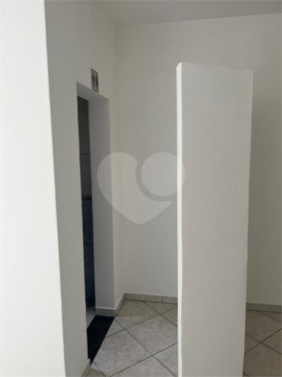 Sala para alugar em Vila Romanópolis, Ferraz de Vasconcelos, SP