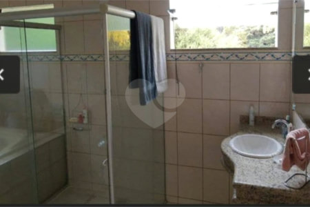 Chácara à venda ou para alugar com 4 quartos, sendo 1 suíte, em Vila Omízollo, Louveira, SP