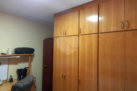 Sobrado à venda com 3 quartos, sendo 1 suíte,  em Santa Teresinha, São Paulo, SP