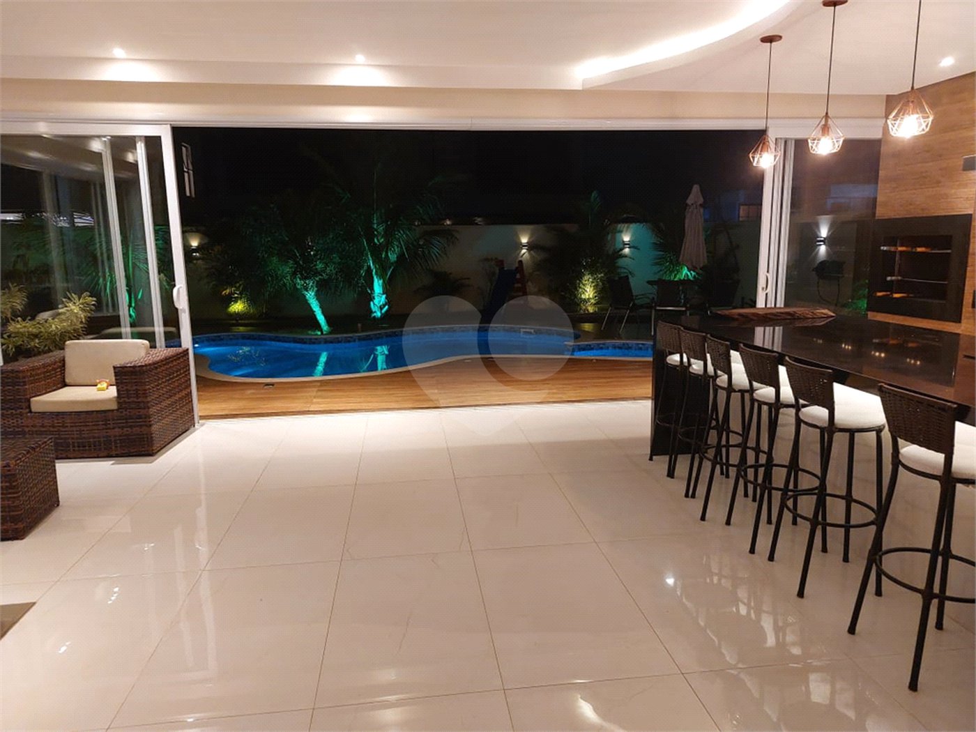 Casa à venda com 3 quartos, sendo 2 suítes, no condomínio Alphaville Nova Esplanada 4, Votorantim - SP